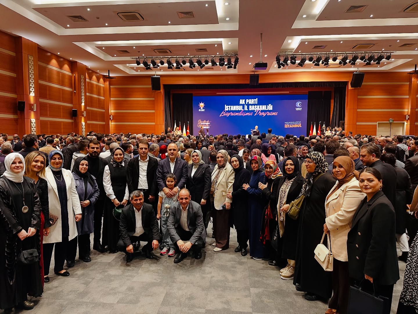 AK Parti İstanbul İl Başkanlığı'ndan Geniş Katılımlı Bayramlaşma Programı: Gaziosmanpaşa Teşkilatı da Yerini Aldı